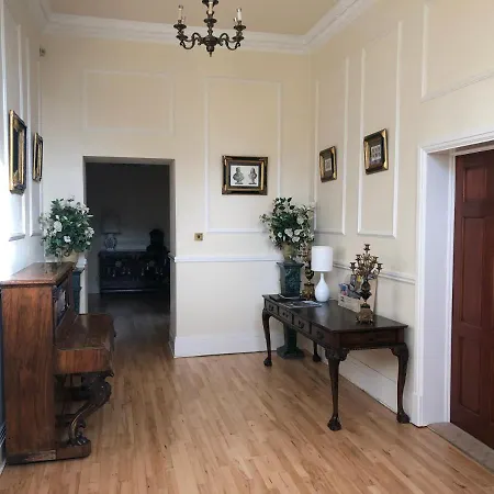 埃尔顿厅酒店 4*