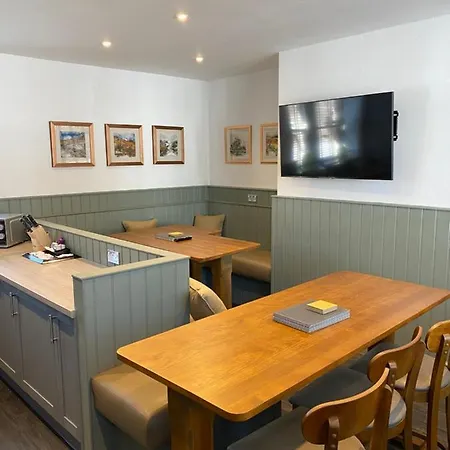 Irton Hall Hotel 4*
